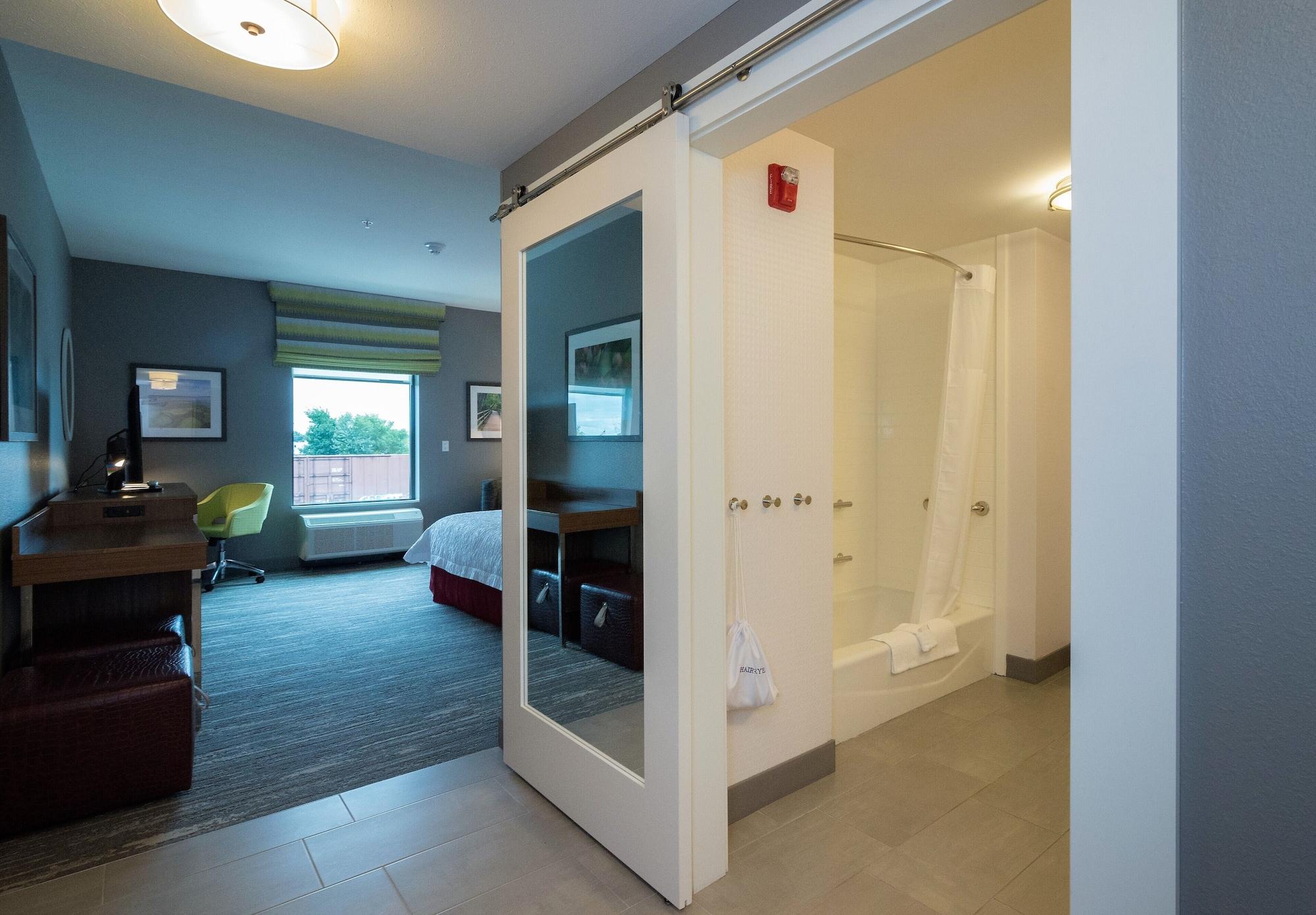 Hampton Inn & Suites - Allen Park Екстериор снимка