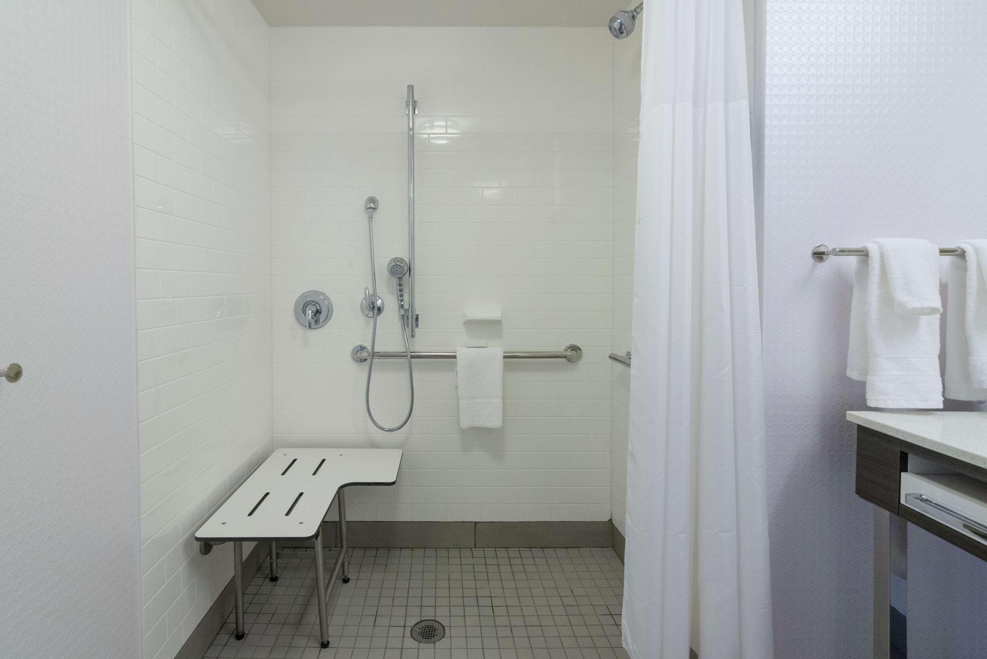 Hampton Inn & Suites - Allen Park Екстериор снимка