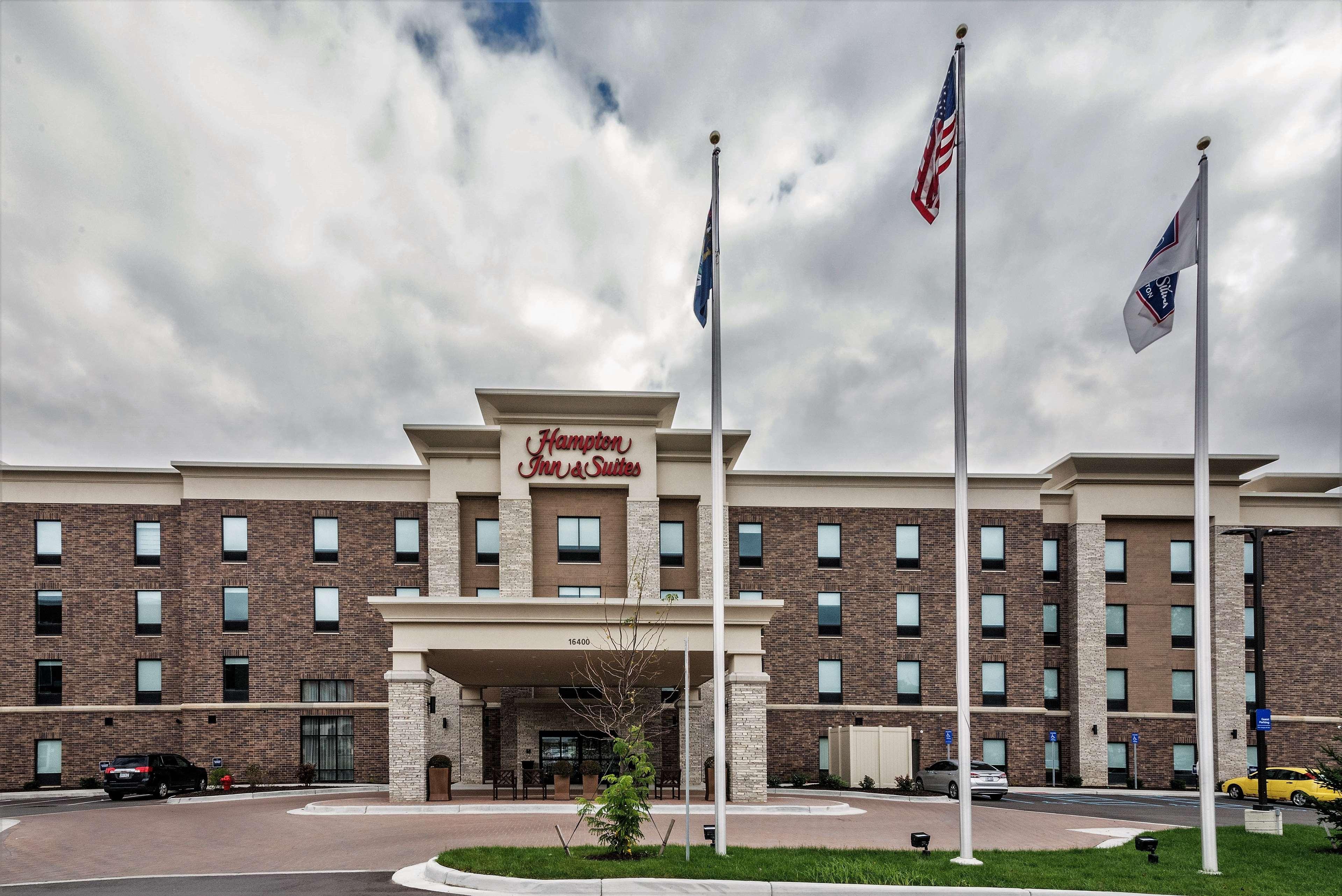 Hampton Inn & Suites - Allen Park Екстериор снимка